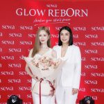 “Sewa” กลับมาแล้ว! เปิดตัว “เจนเย่” นั่งแท่นพรีเซนเตอร์คนใหม่ กรี๊ดห้างแตก รีแบรนด์ครั้งยิ่งใหญ่-ขนทัพซุปตาร์ตอกย้ำความปัง