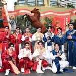 “BUS” ฟีเวอร์! สร้างปรากฏการณ์อาชามหามงคล สะท้านเจ้าพระยา เปิดฉากตรุษจีนไอคอนสยาม 2569 ในโชว์สุดอลังการต้อนรับปีมะเมียมั่งคั่ง พร้อมส่งต่อความปังต่อเนื่องให้ “วังจั๋วเฉิง” 14 ก.พ. นี้!