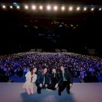 สุดอบอุ่น! “เพิร์ธ-แซนต้า” จับมือ “แซมมี่-เค” ปิดคลาสบทเรียนรักแฟนๆ ฮีลใจส่งท้ายซีรีส์ “รักครูเท่าโลกเลย LOVE YOU TEACHER” ในงาน “รักครูเท่าโลกเลย Final EP. FAN MEETING” กระแสแรงพุ่งขึ้นเทรนด์ X “อันดับ 1” ของโลก!!